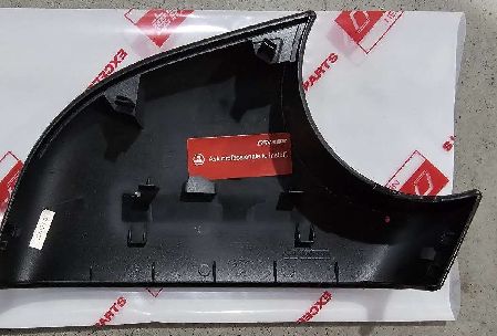 টেসলা মডেল ওয়াই বাম পাশের যাত্রী মিরর কভার হোল্ডার কালো ৮২০২২০৩